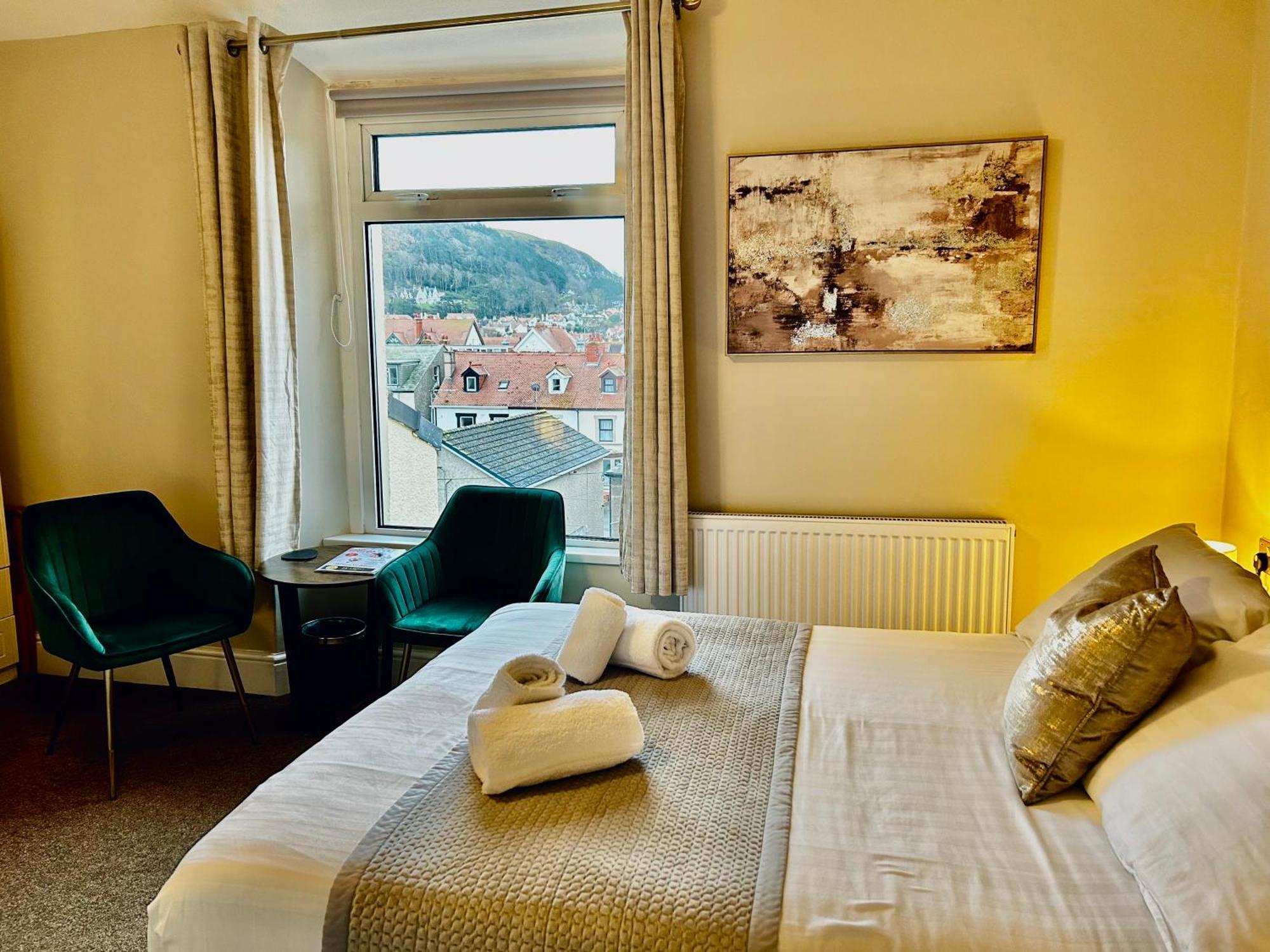 Hotel No5, Beachfront With Free Private Car Park Llandudno Exteriér fotografie