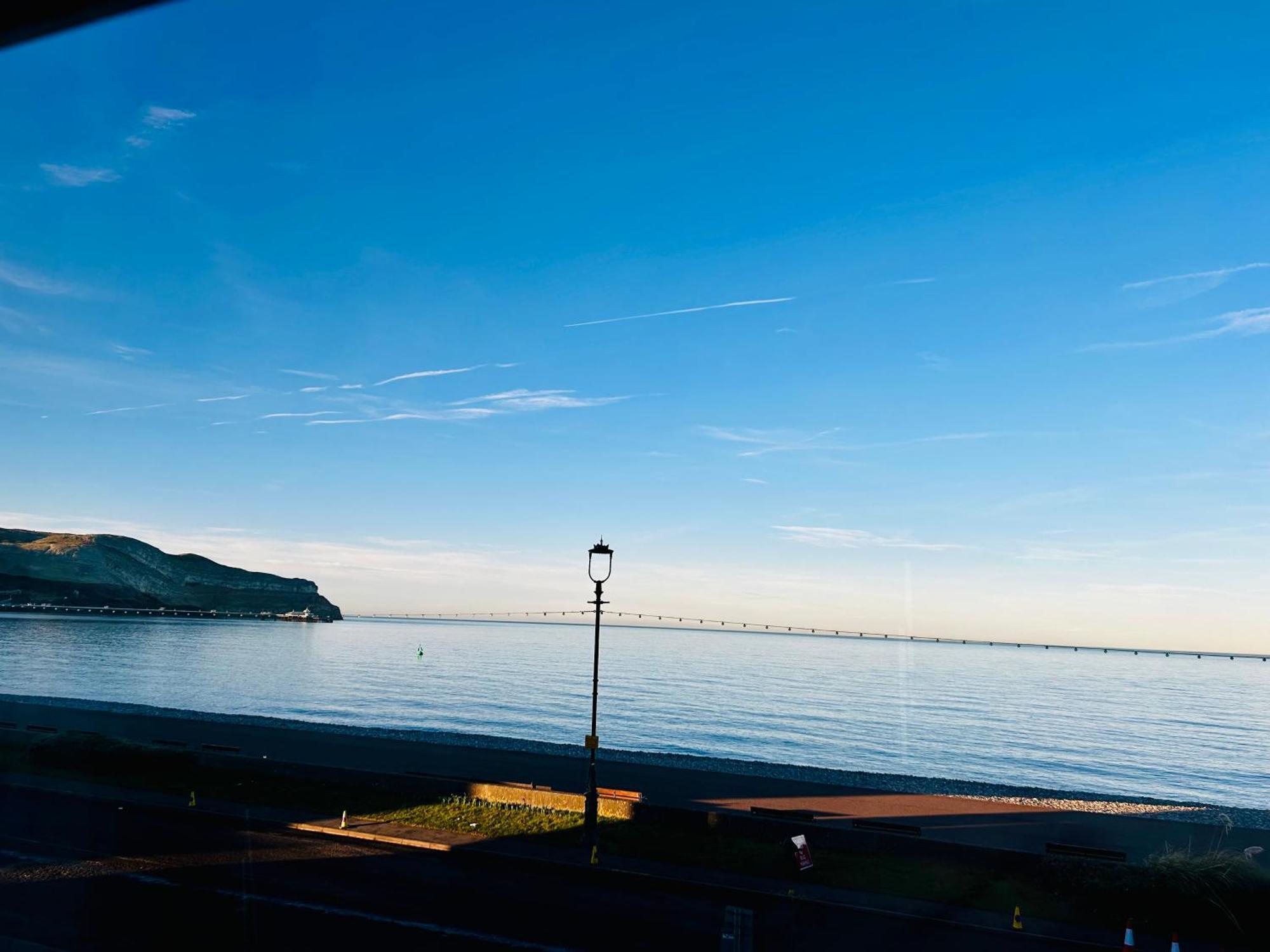 Hotel No5, Beachfront With Free Private Car Park Llandudno Exteriér fotografie