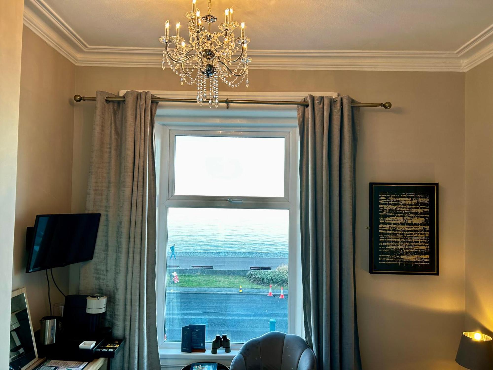 Hotel No5, Beachfront With Free Private Car Park Llandudno Exteriér fotografie