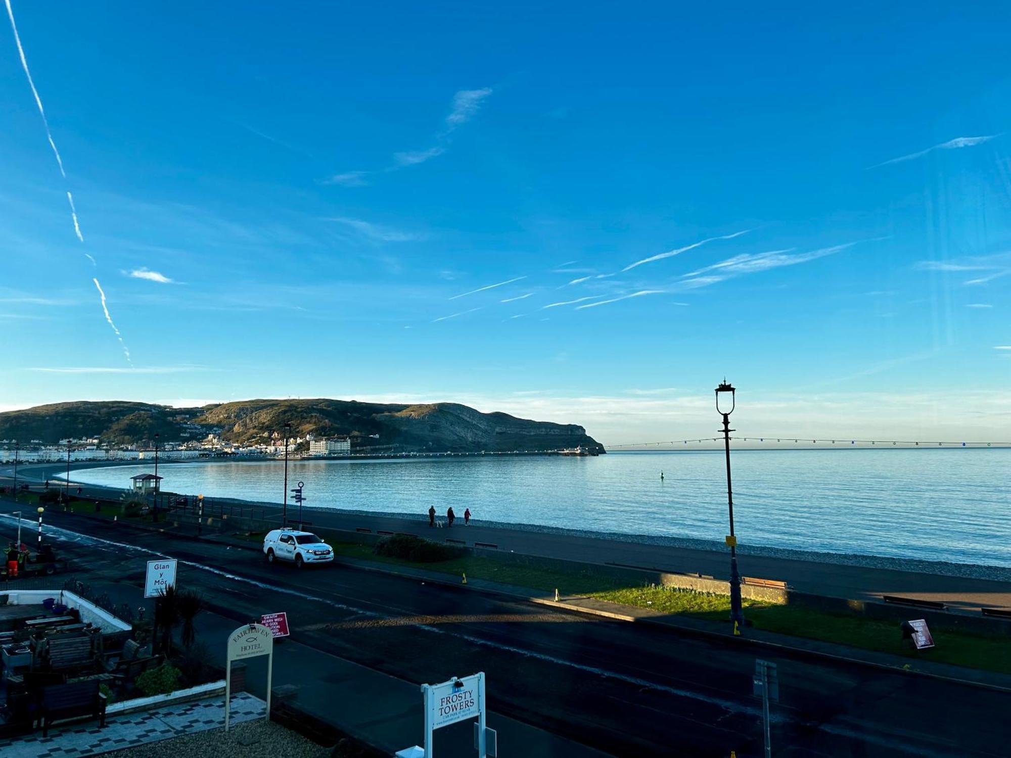 Hotel No5, Beachfront With Free Private Car Park Llandudno Exteriér fotografie