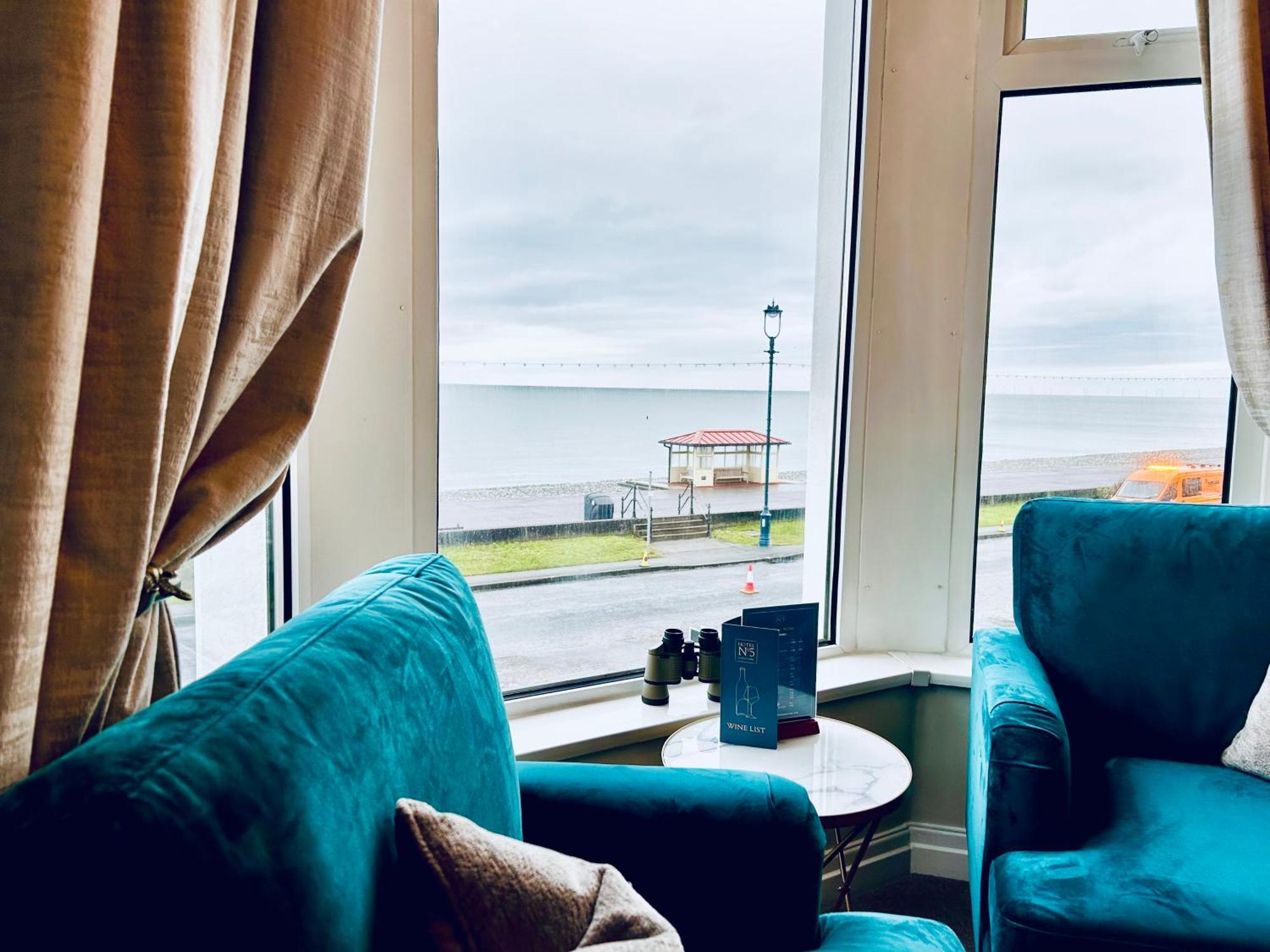 Hotel No5, Beachfront With Free Private Car Park Llandudno Exteriér fotografie